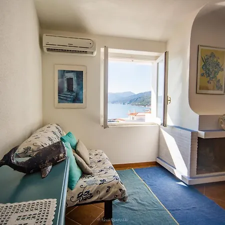 Casa Fendemare, Vista Sul Golfo Iunq2620 * קאלה גונונה